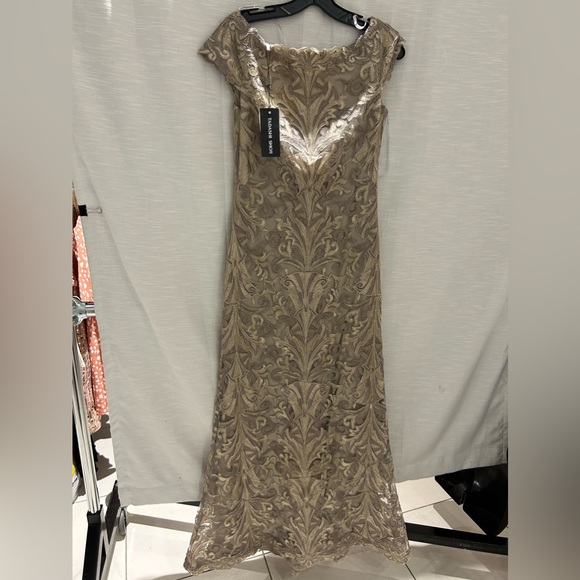 TADASHI SHOJI Flower Patterns Tight Maxi Flared U-Neck Plain Long - Picture 6 of 10